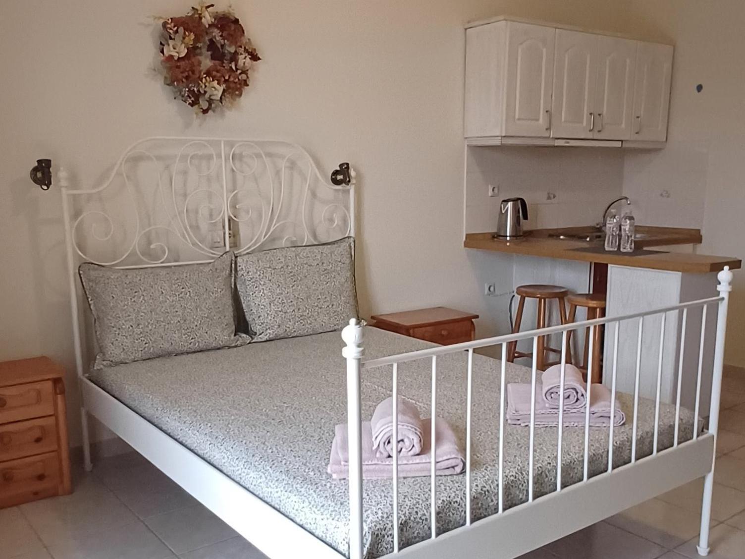 Flora Studios Corfu - Adults Only Benitses  Zimmer foto